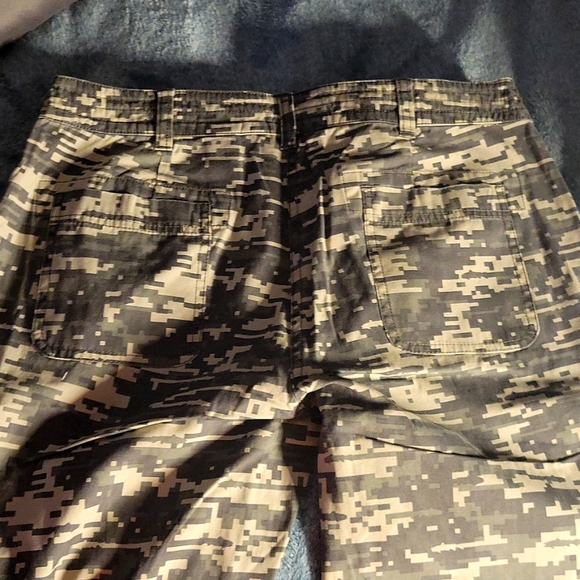 Orvis Pants & Jumpsuits New Orvis Trout Bum Camo Convertible Pants